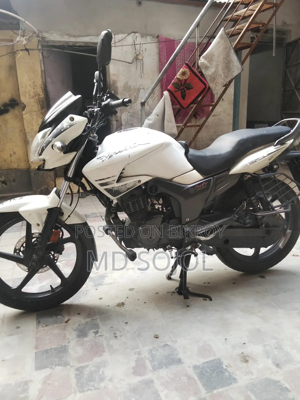Hero Hunk 2019 White