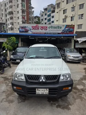 মিতসুবিশি এল২০০ ২০০৬ সাদা