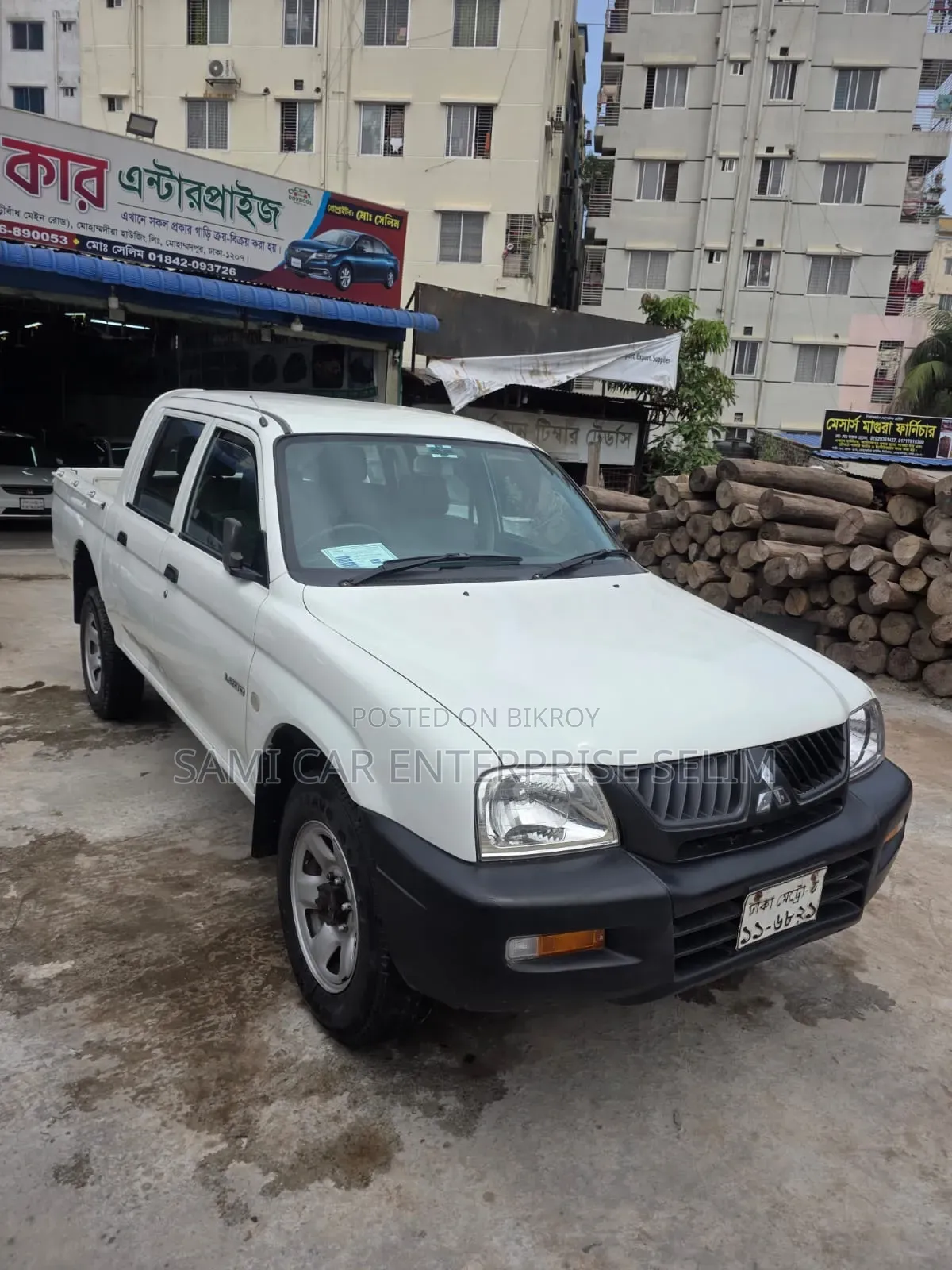 মিতসুবিশি এল২০০ ২০০৬ সাদা