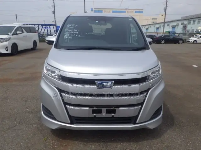 Toyota Noah 2021 Silver