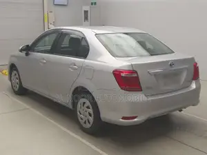 টয়োটা এক্সিও ২০২১ রূপালী
