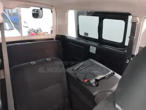 Toyota HiAce 2021 সাদা