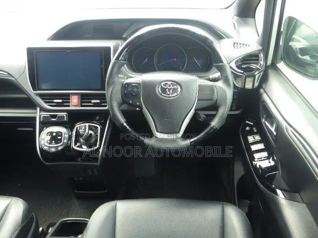 Toyota Esquire 2021 Pearl