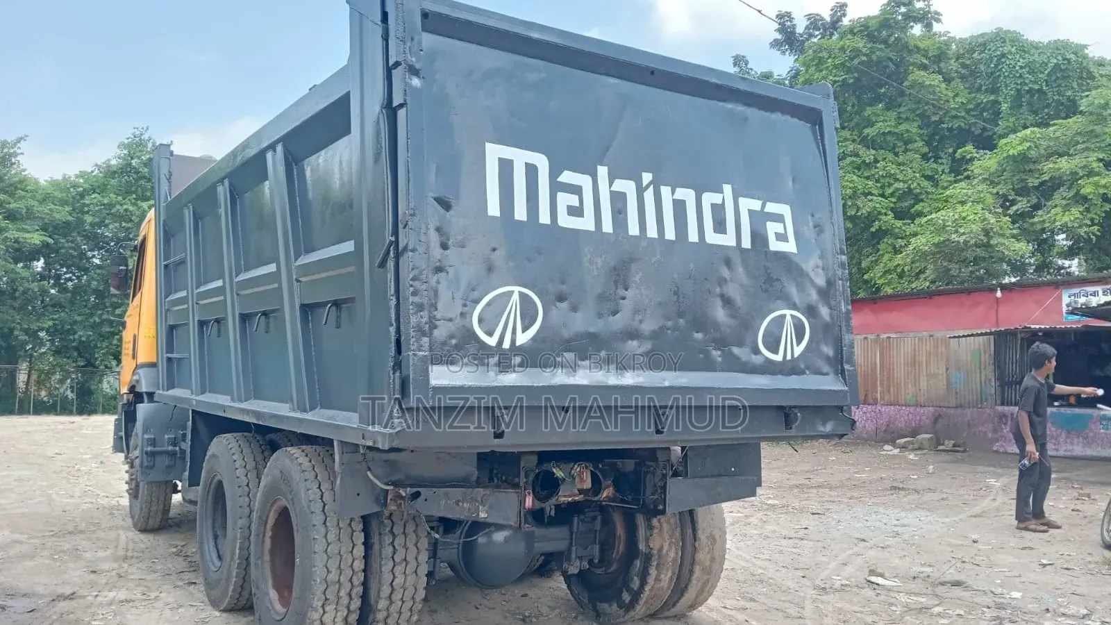 Mahindra Drump Truck