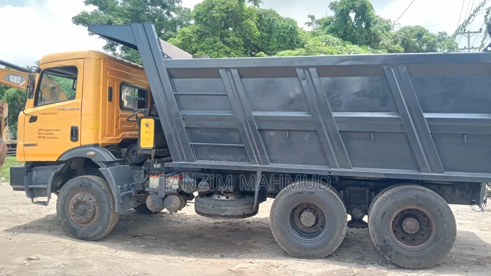 Mahindra Drump Truck