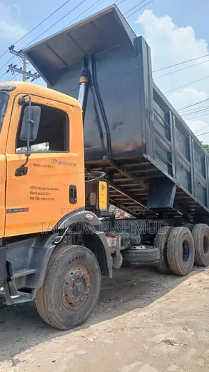 Mahindra Drump Truck