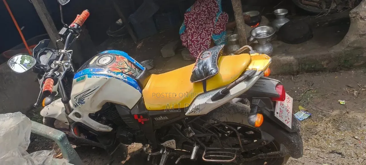 Yamaha FZ 2015 White