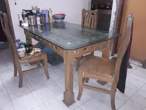 ডাইনিং টেবিল উইথ ১০ এমএম গ্লাস
