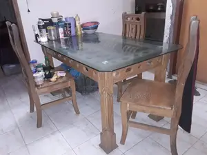 ডাইনিং টেবিল উইথ ১০ এমএম গ্লাস