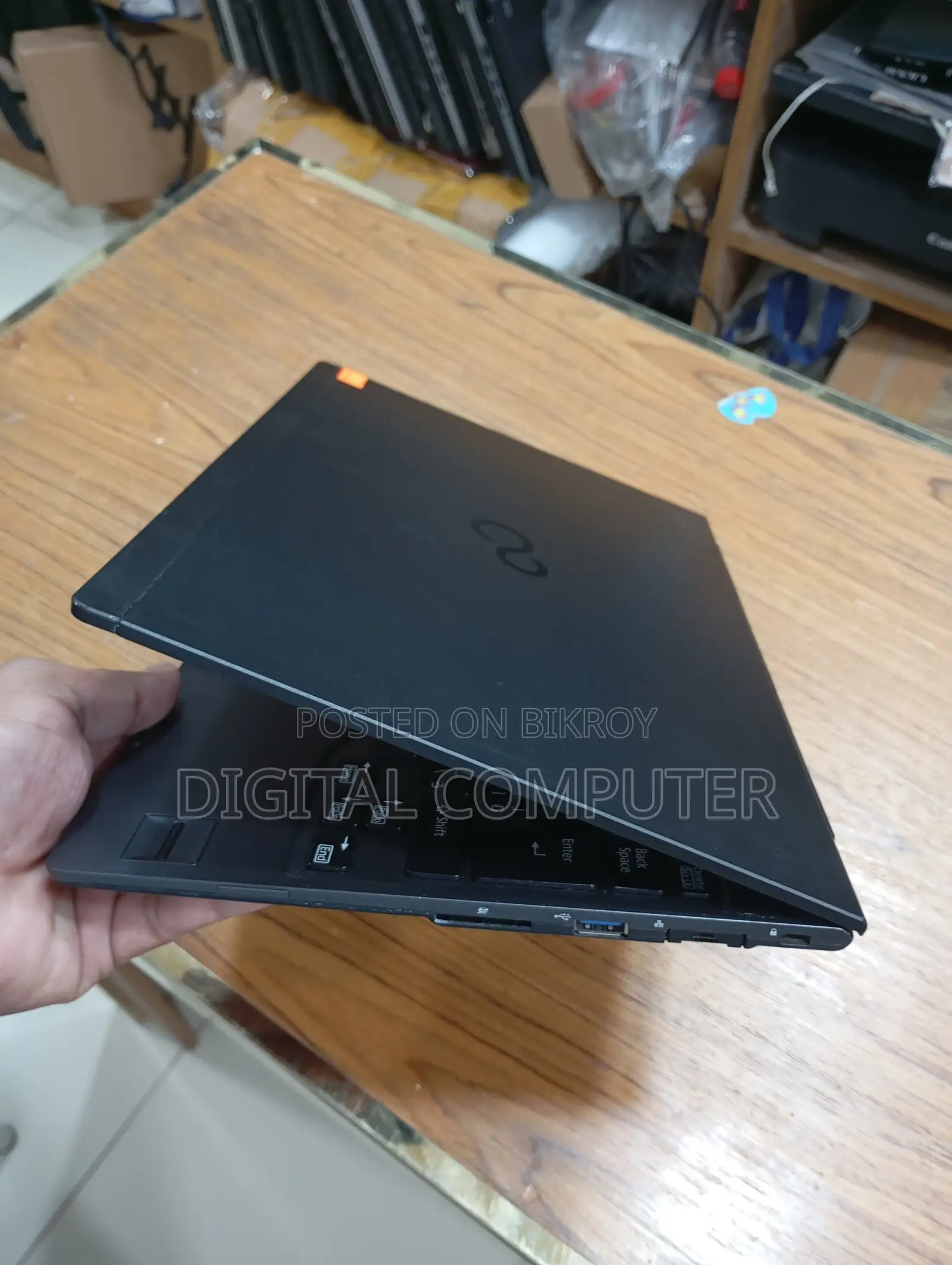 Laptop Fujitsu 8GB Intel Celeron SSD 128GB