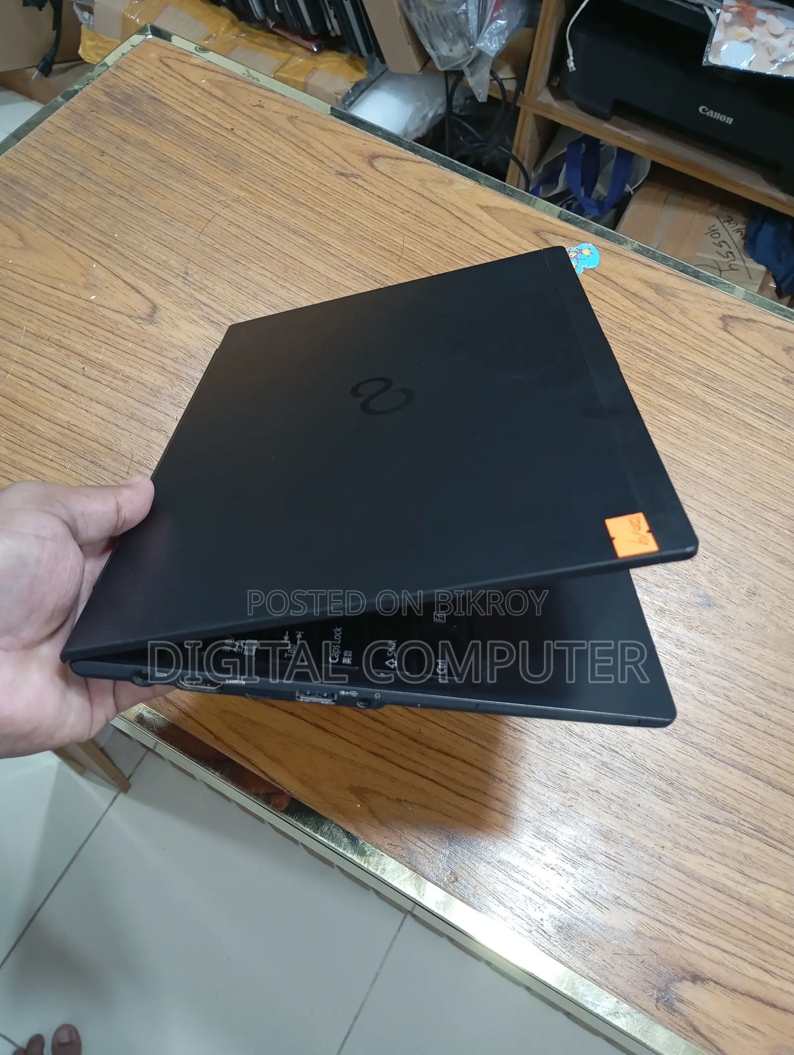 Laptop Fujitsu 8GB Intel Celeron SSD 128GB