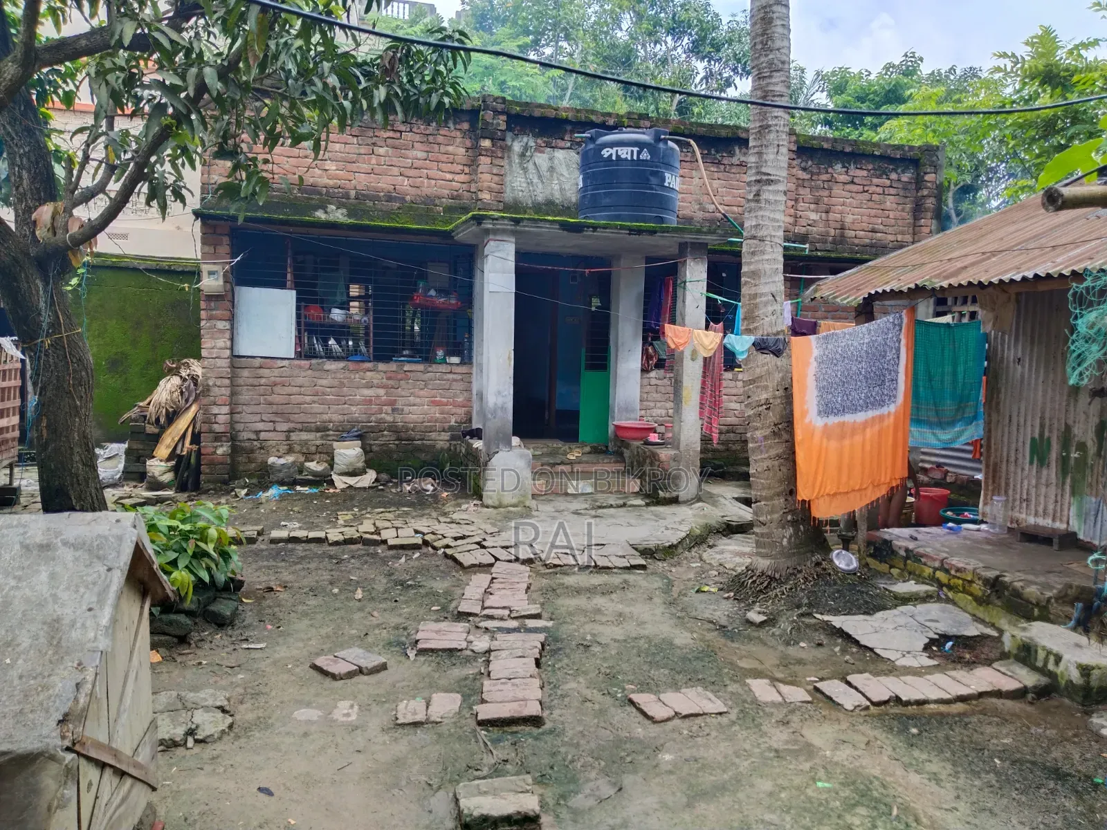যশোর সদরে ২ বেডরুমের বাড়ি বিক্রির জন্য