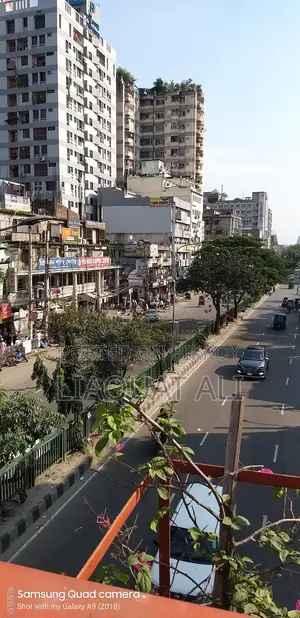 ১০০ ফুট রোড নিউ মার্কেট সংলগ্ন লাইফস্টাইল/ব্র্যান্ড দোকানের জন্য ১১০০ বর্গফুট (১ম তলা)