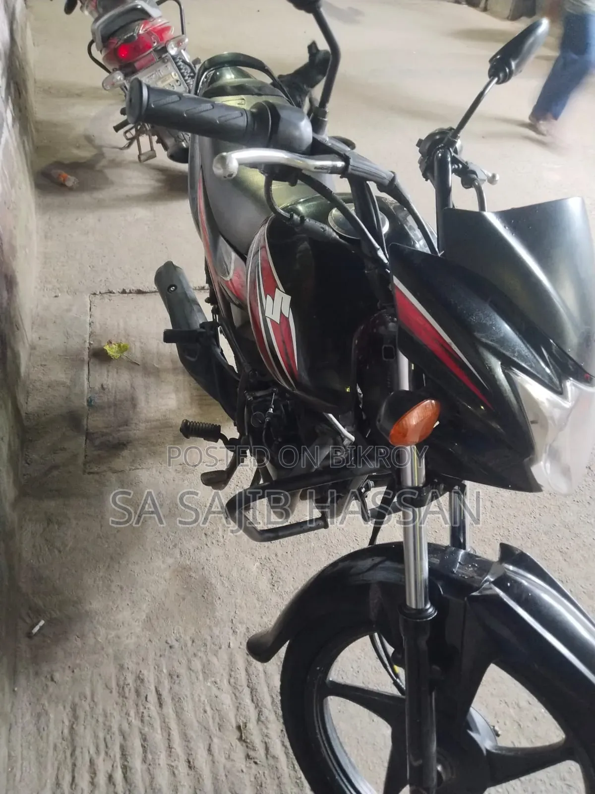 সুজুকি হায়াতে ২০১৯ ব্ল্যাক
