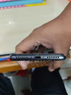 অ্যাপল আইফোন ৮ ৬৪ জিবি কালো