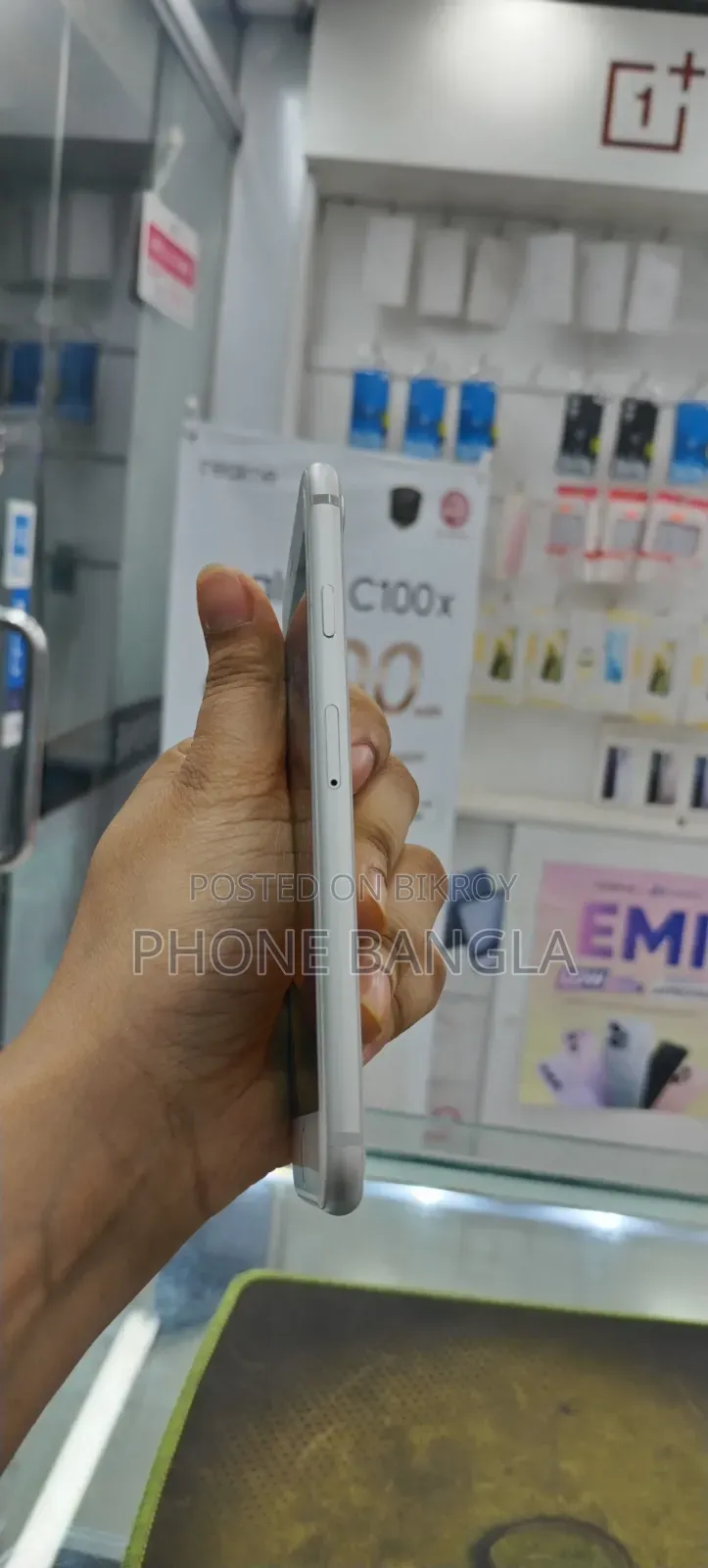 Apple iPhone 8 64 GB White