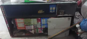 দোকানের জিনিস বিক্রি