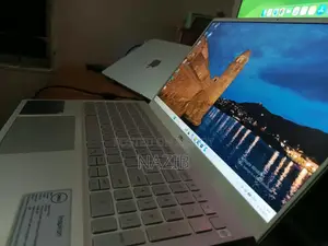 Laptop Dell Inspiron 15 5502 8GB Intel Core i5 512GB HDD+SSD