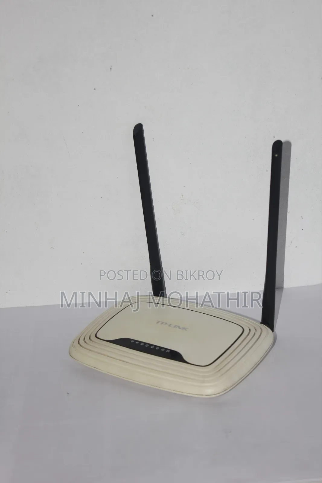 TP-Link TL-WR841N (300Mbps) Router - Available With Original Charger!