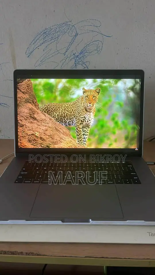 Laptop Apple MacBook 2019 32GB Intel Core I9 SSD 500GB