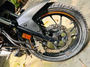 Honda Hornet 2021 Orange