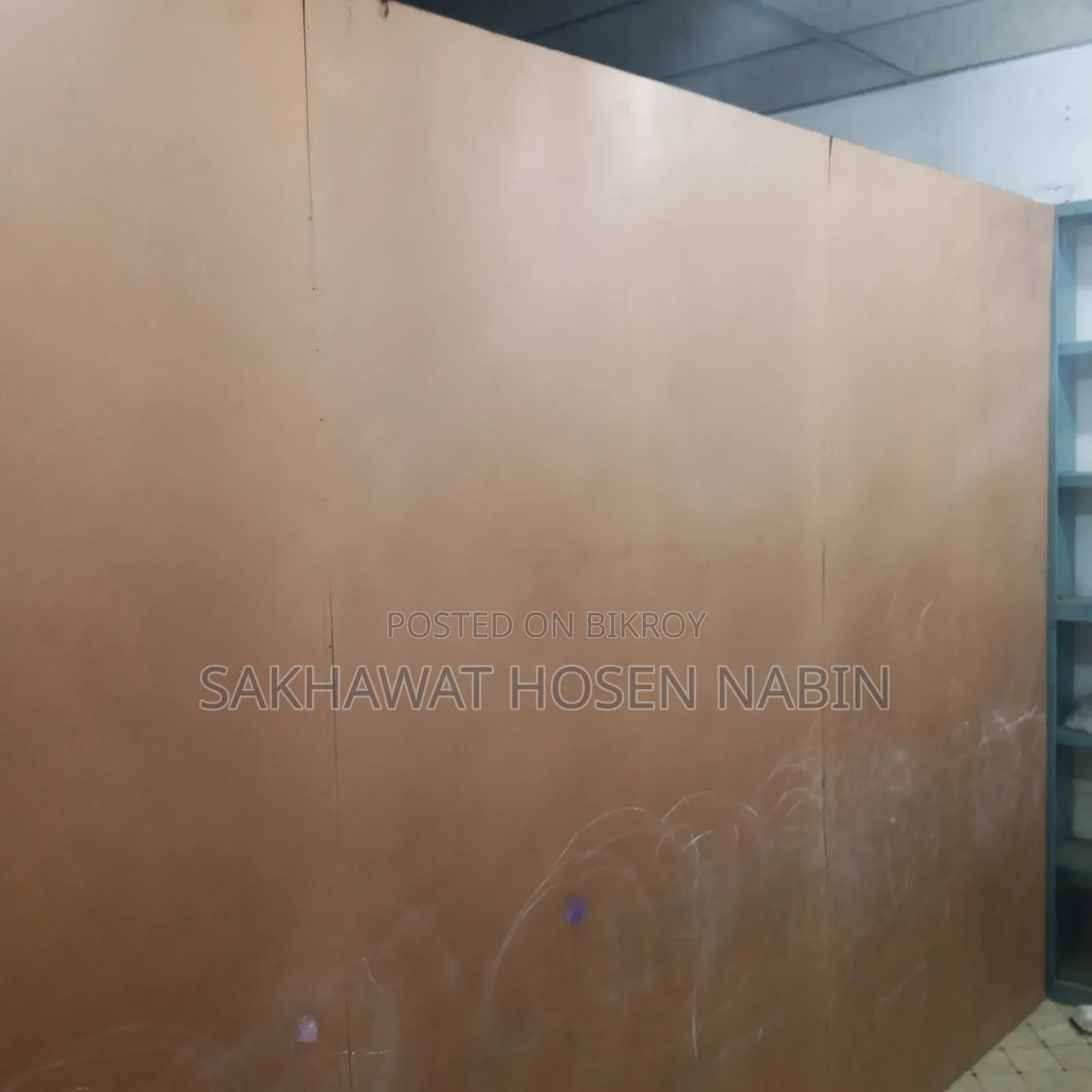 1 partition made with hardboard will be sold.