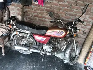 দায়াং ডিওয়াই১০০-এ ১৯৯৫ রেড