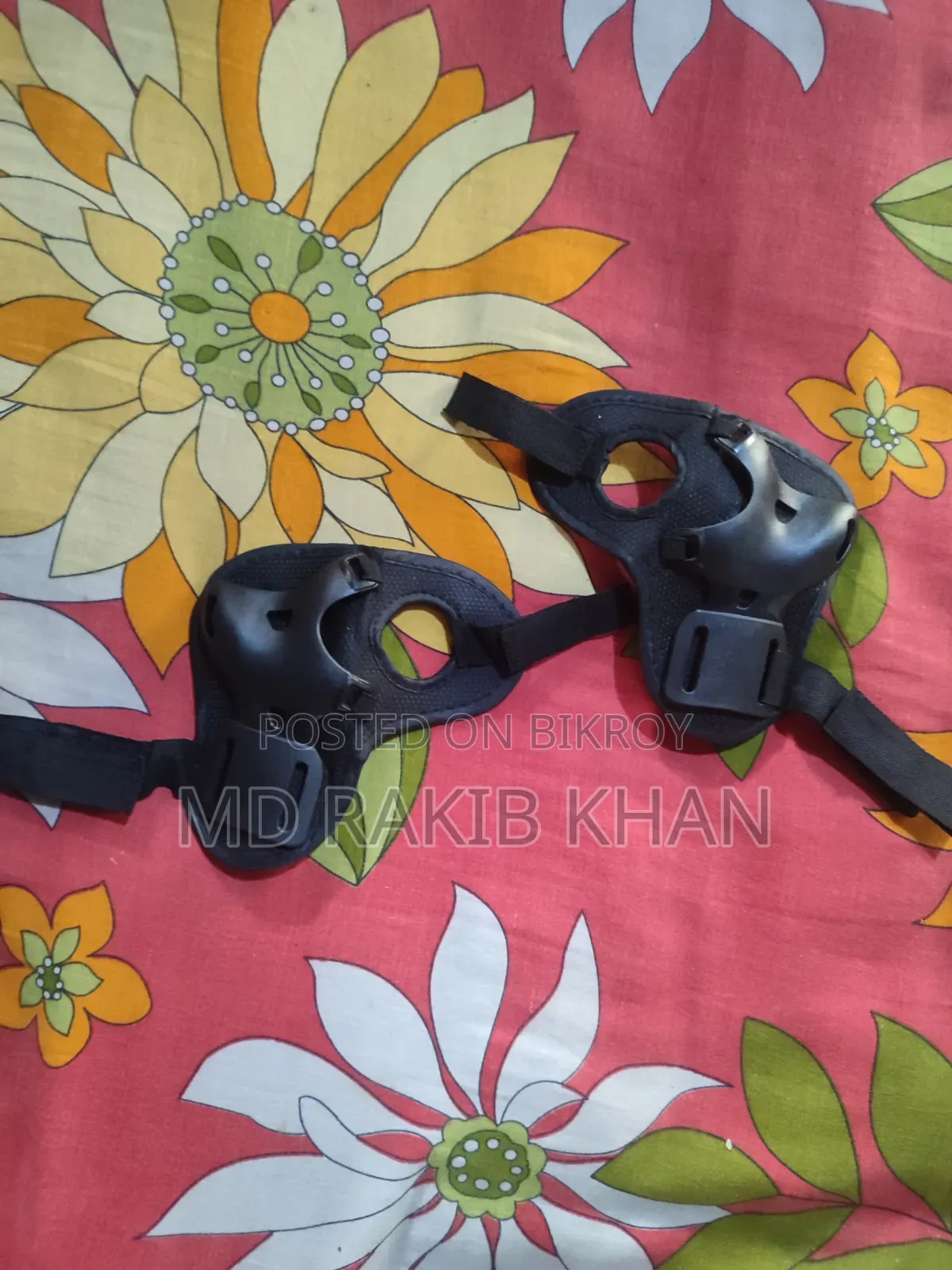 হাতের ও কোনু এবং পায়ের গ্লাভস