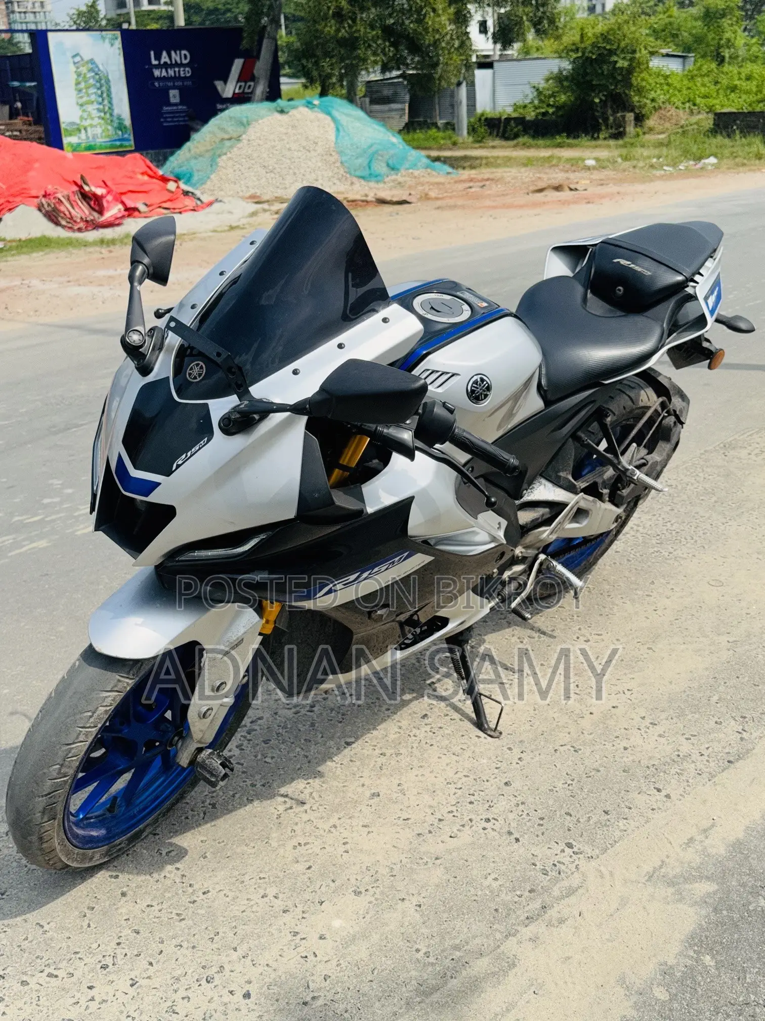Yamaha R15M 2023 Silver
