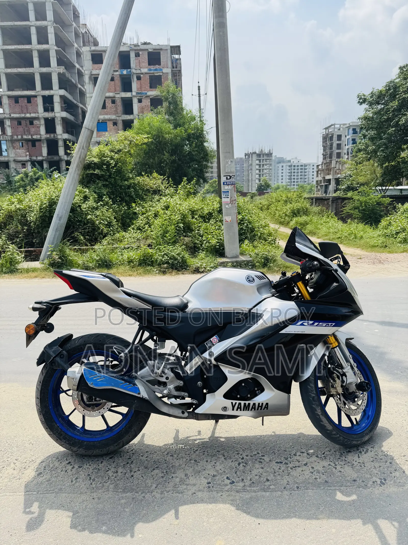 Yamaha R15M 2023 Silver