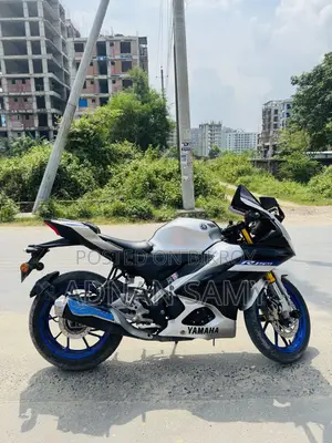 Yamaha R15M 2023 Silver