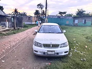 Nissan Sunny 2003 White