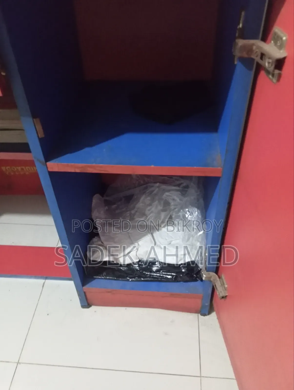 পুরাতন পড়ার টেবিল বিক্রি হবে