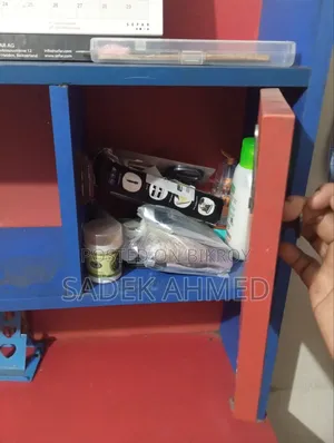 পুরাতন পড়ার টেবিল বিক্রি হবে