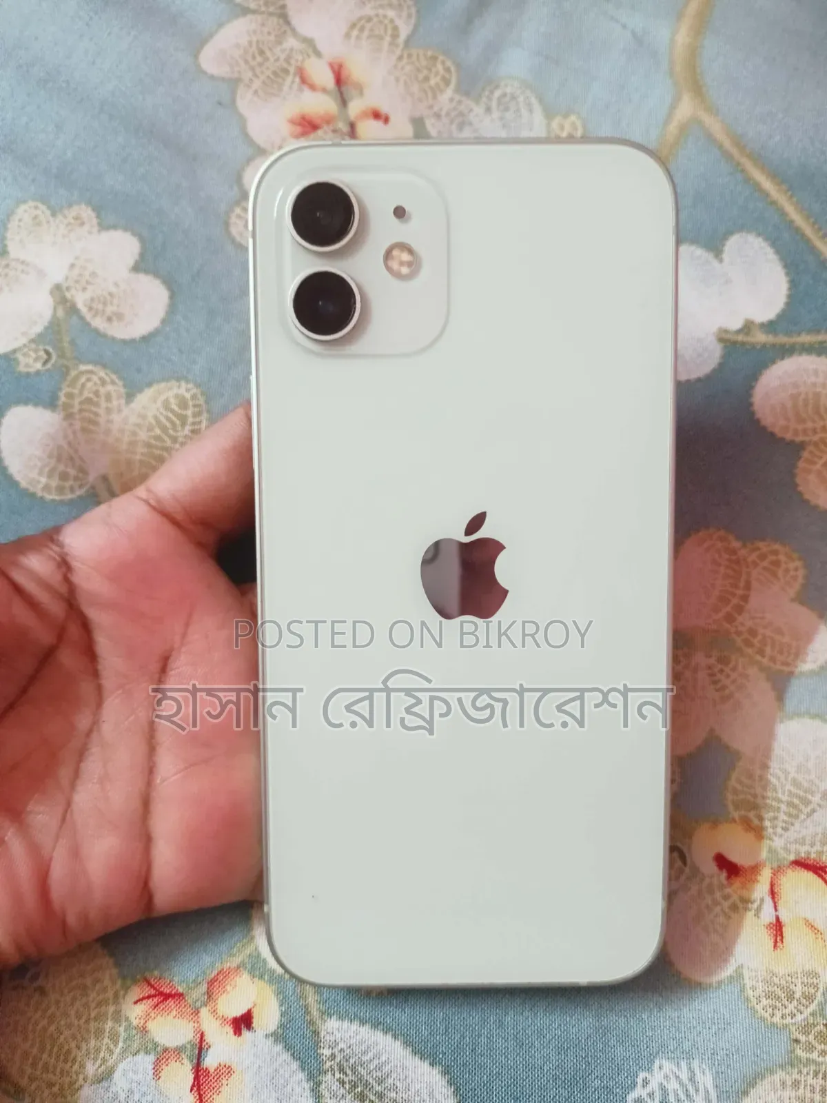 অ্যাপল আইফোন ১২ ৬৪ জিবি হোয়াইট