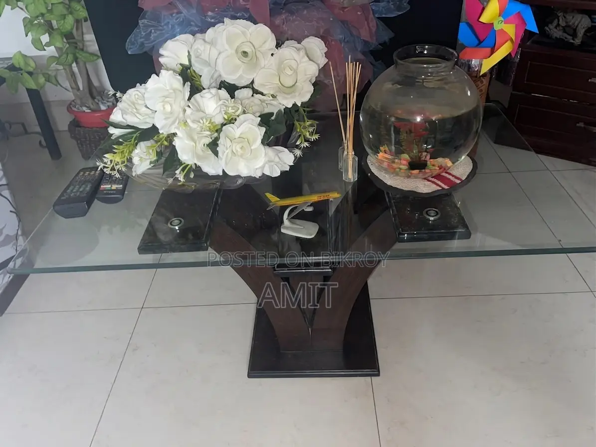সেন্টার টেবিল