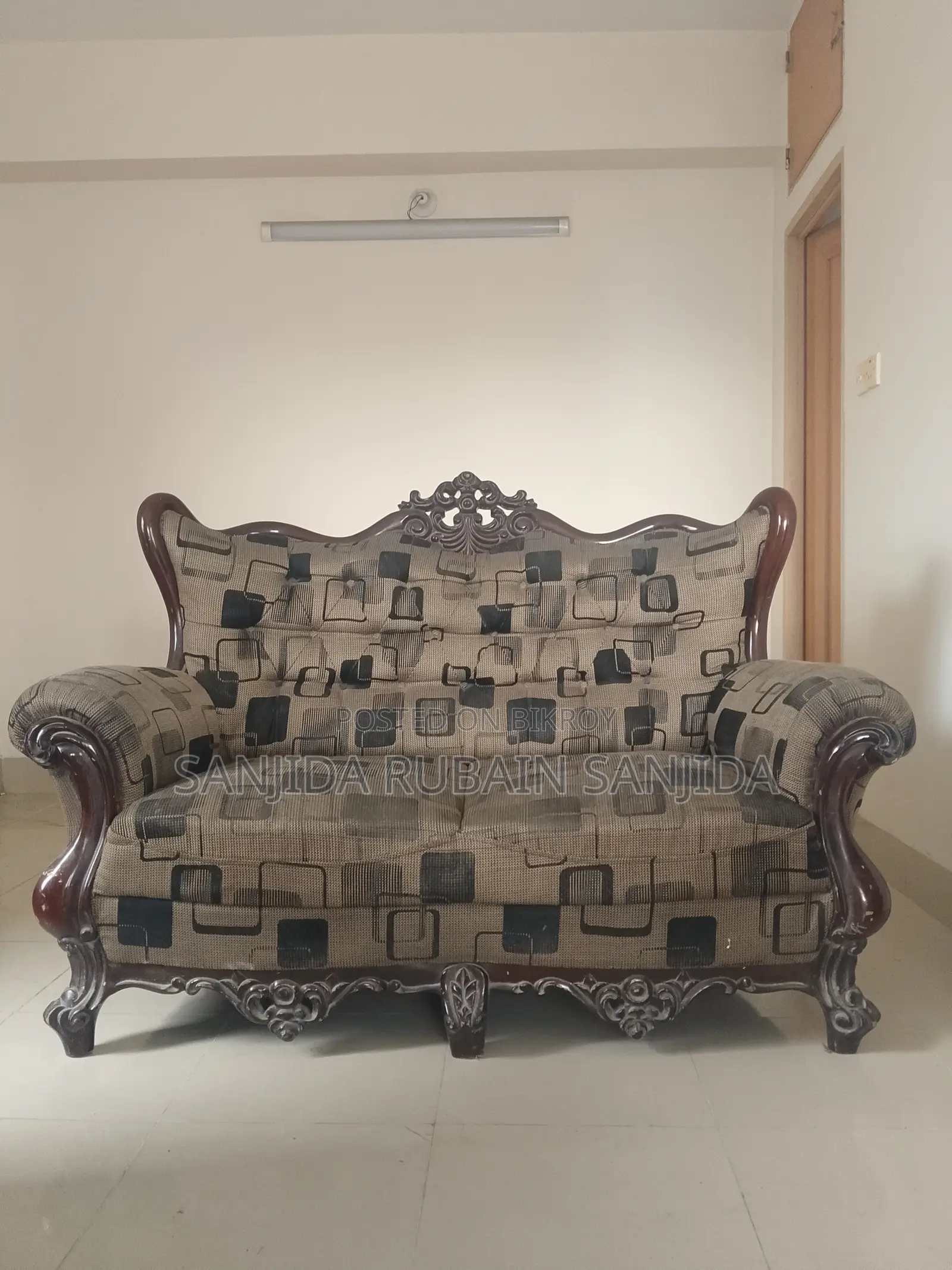 সোফা, ডিভান, ডাইনিং টেবিল
