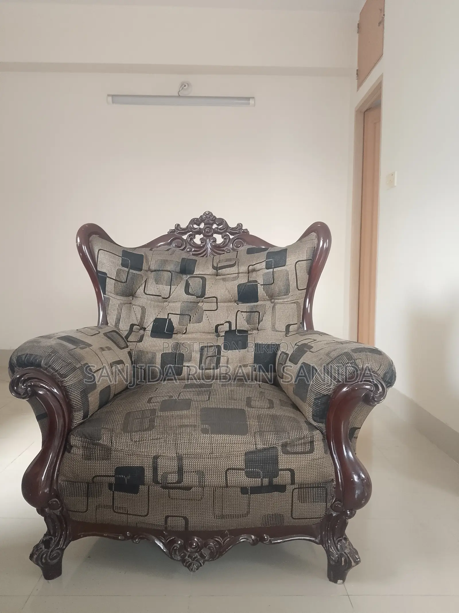 সোফা, ডিভান, ডাইনিং টেবিল