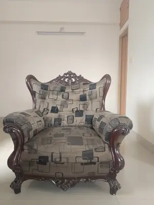 সোফা, ডিভান, ডাইনিং টেবিল