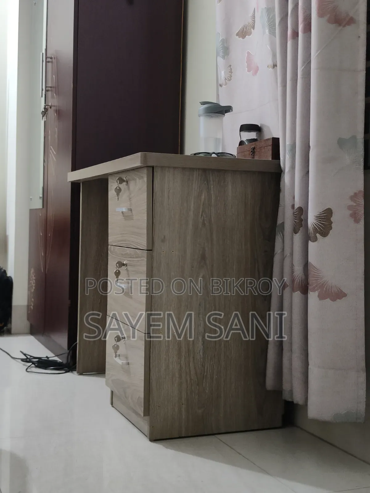 Fresh Condition Laptop Table