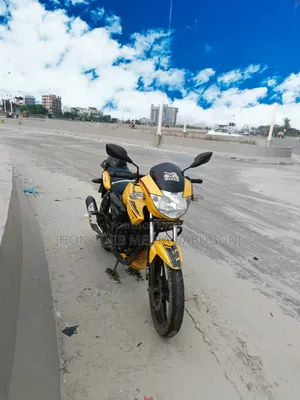 TVS Apache RTR 160 2V 2011 Yellow