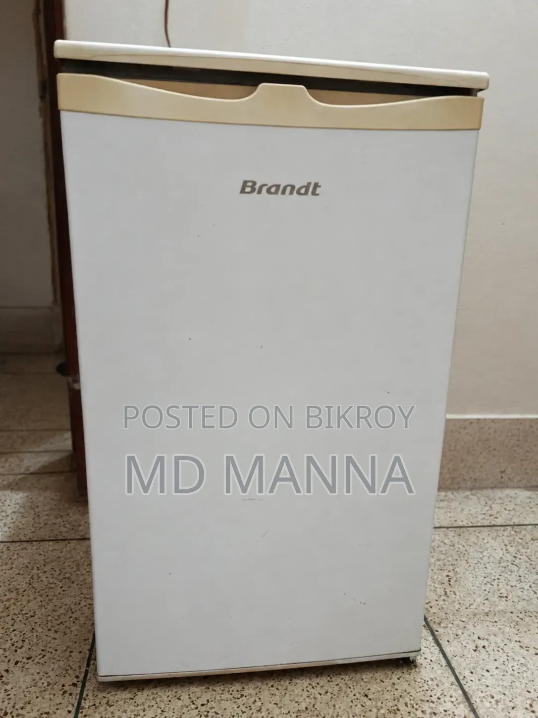 Selling because I bought a bigger fridge and don't have the space for this one.