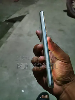 স্যামসাং গ্যালাক্সি এস২০ ৫জি ইউডব্লিউ ১২৮ জিবি হোয়াইট