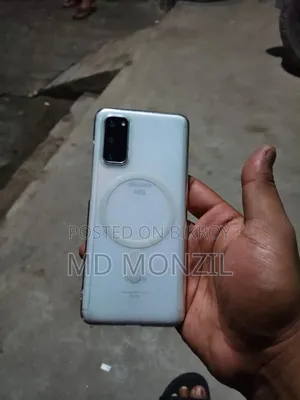 স্যামসাং গ্যালাক্সি এস২০ ৫জি ইউডব্লিউ ১২৮ জিবি হোয়াইট