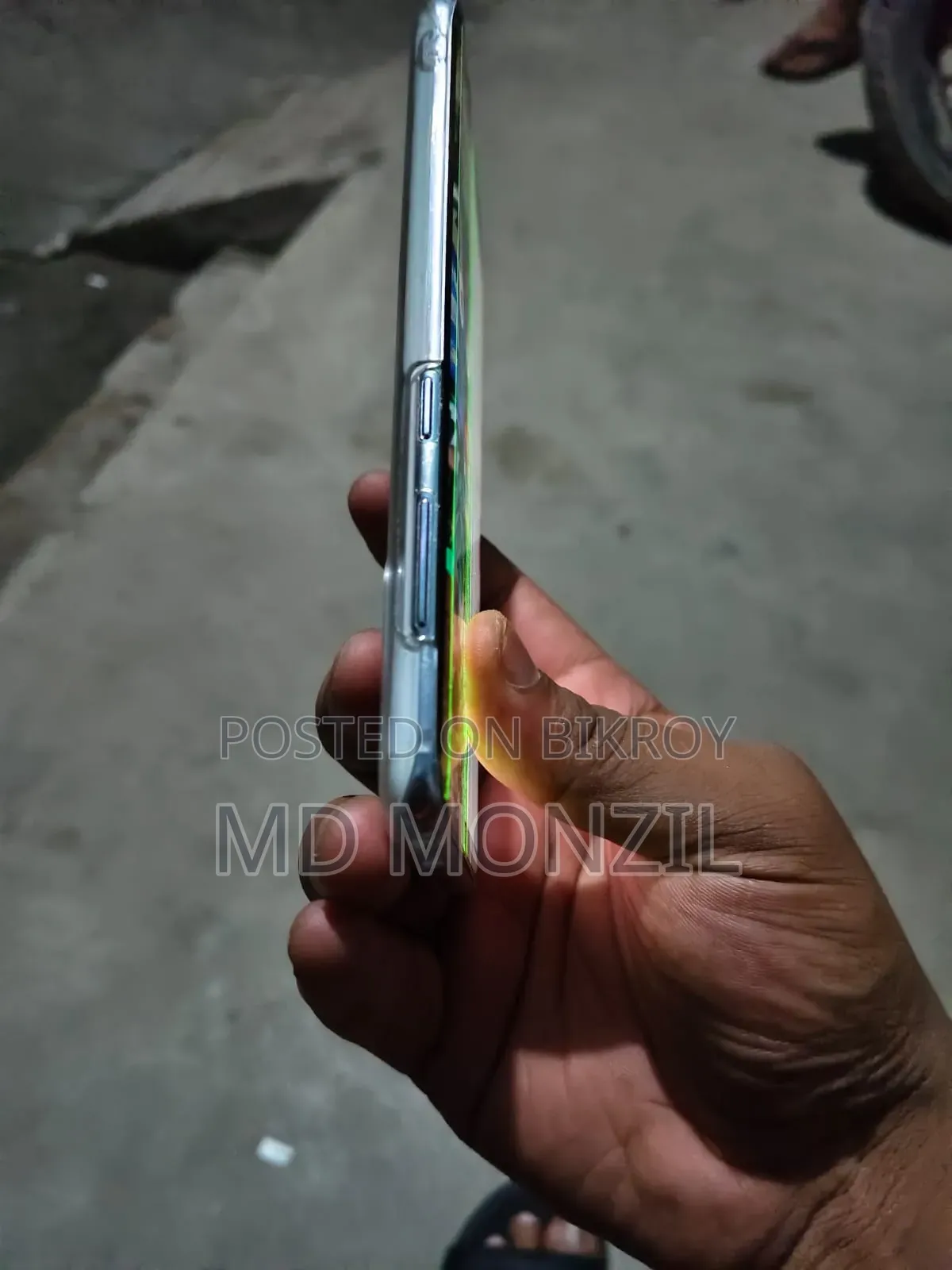 স্যামসাং গ্যালাক্সি এস২০ ৫জি ইউডব্লিউ ১২৮ জিবি হোয়াইট