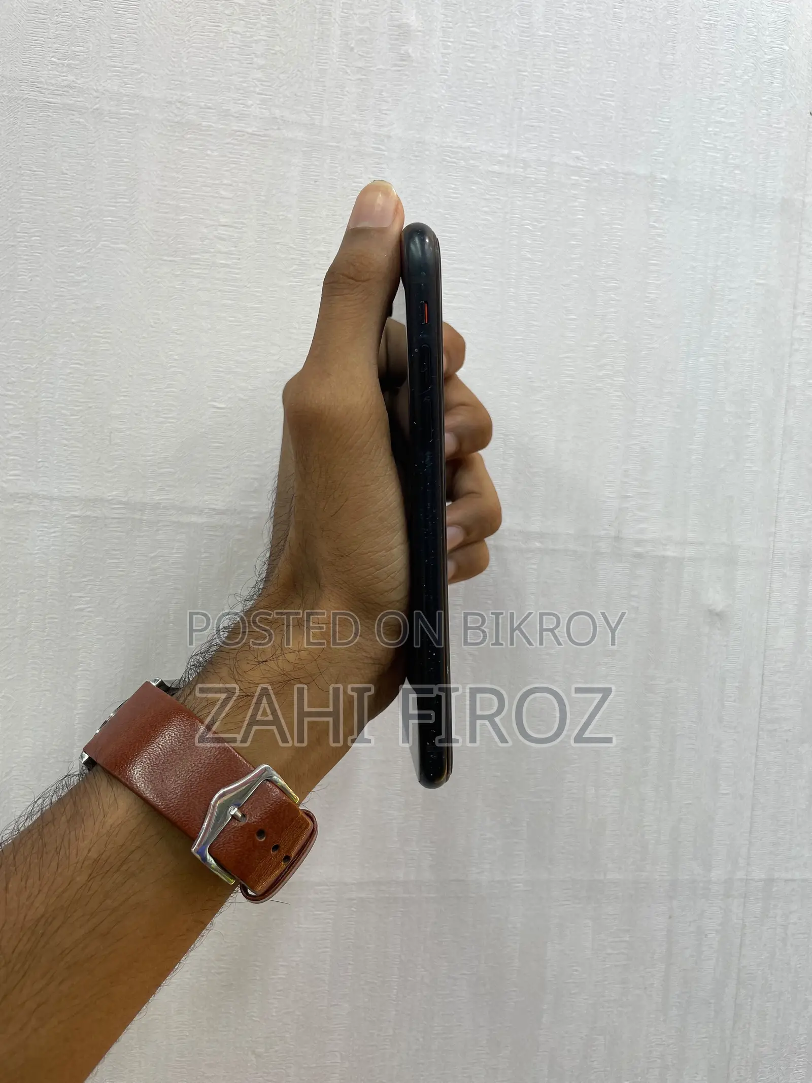 অ্যাপল আইফোন এক্সআর ১২৮ জিবি ব্ল্যাক