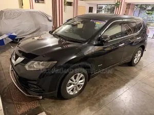 নিসান এক্স-ট্রেইল ২০১৫ কালো