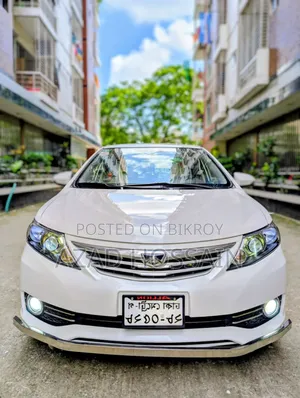 টয়োটা অ্যালিওন ২০১৩ পার্ল