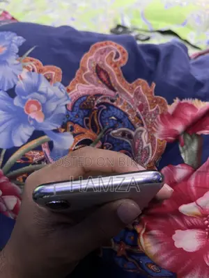 অ্যাপল আইফোন এক্সএস ৬৪ জিবি হোয়াইট
