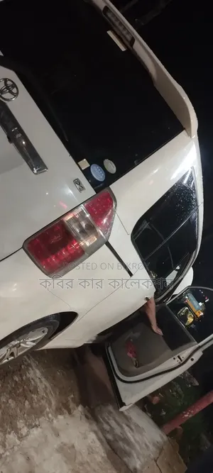 টয়োটা নোয়া ২০১০ পার্ল